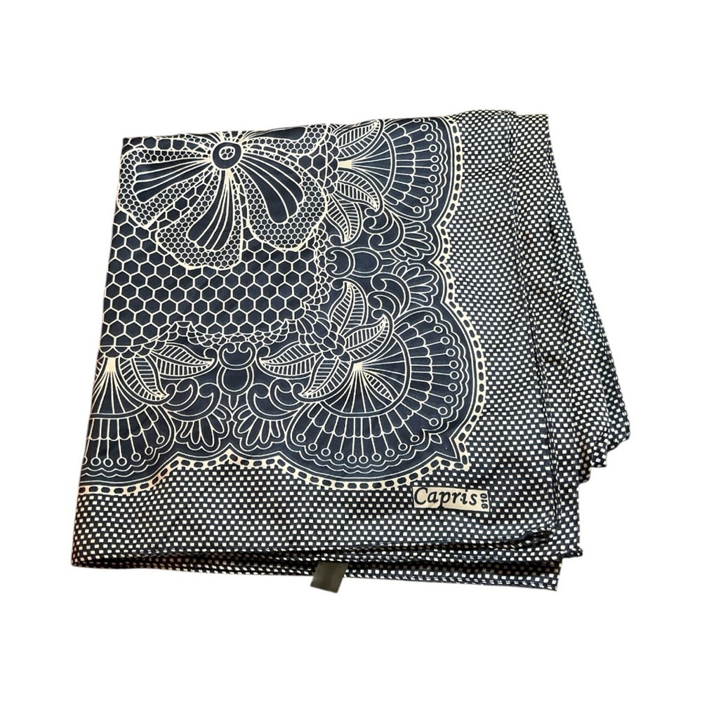 Capris 910 Vintage Square Scarf - Picture 2 of 4